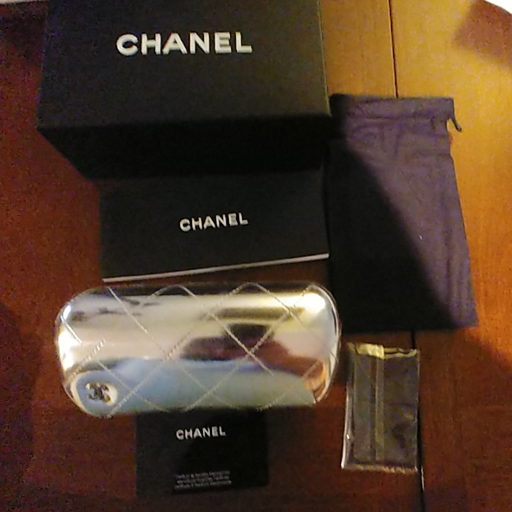 New chanel sunglass case